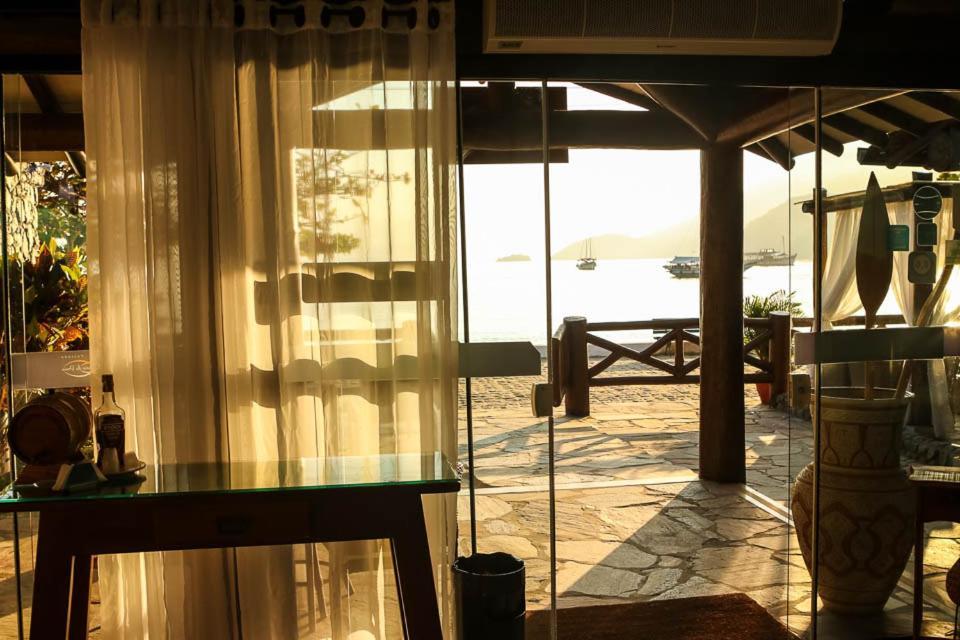 Pousada Recreio Da Praia Vila do Abraao ภายนอก รูปภาพ