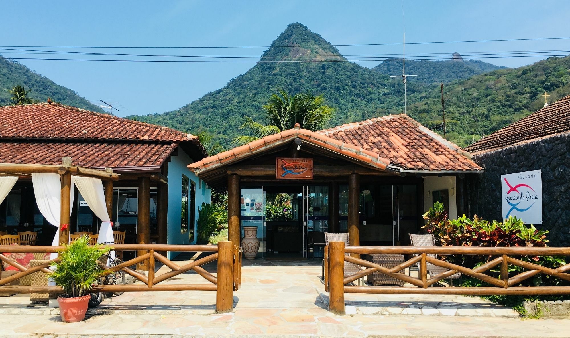 Pousada Recreio Da Praia Vila do Abraao ภายนอก รูปภาพ